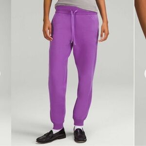 Lululemon Scuba High-Rise Jogger in Moonlit Magenta size 6